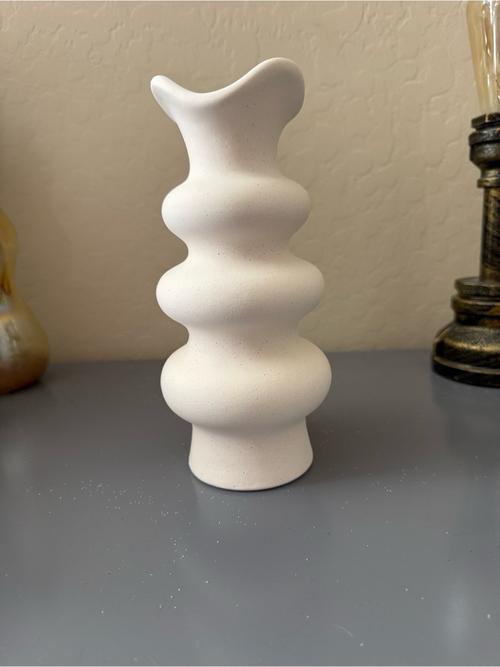 Minimalist Cream Sculptural Vase - Unbranded